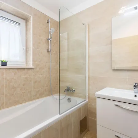 Roko Mit Privatem Pool By Interhome 펜션