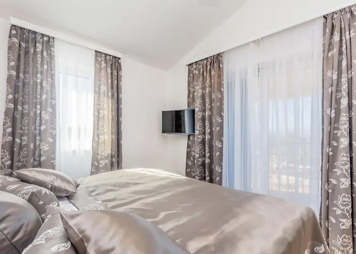 펜션 Roko Mit Privatem Pool By Interhome