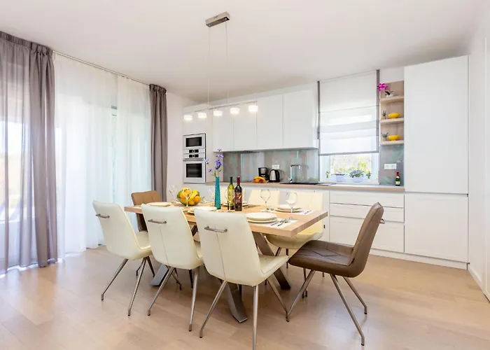 Roko Mit Privatem Pool By Interhome 펜션